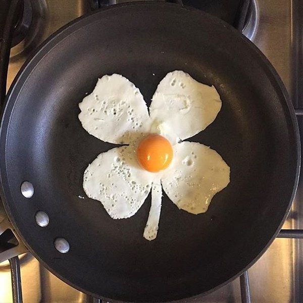 Фантазії немає межі. Які шедеври роблять із звичайної яєчні (фото). Для створення своїх шедеврів на сковорідці Мішель використовує тільки яйця і лопатку. 