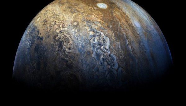 Ось він який зблизька, цей Юпітер... !. Нові знімки найбільшої планети нашої системи