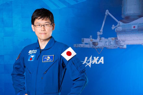 Японський космонавт вибачився за фейк про зріст. Японський астронавт вибачився за дезінформацію, що він виріс на 9 см після прибуття на Міжнародну космічну станцію три тижні тому.