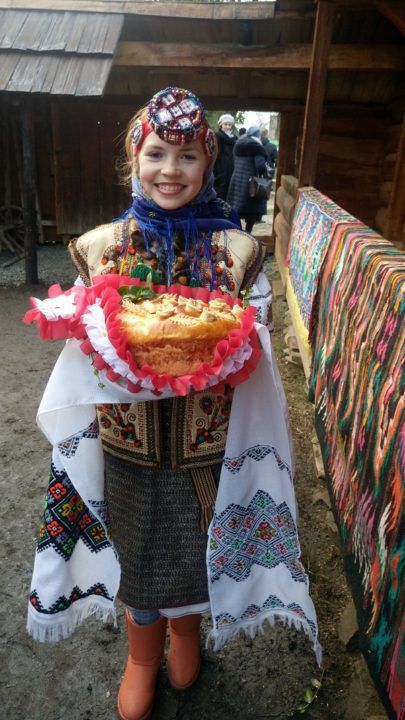 Як в Ужгороді відмічали свято Василя і Старого Нового року (фото). У суботу Ужгород відгуляв найкращий Різдвяний фестиваль Закарпаття – "Коляда в старому селі".