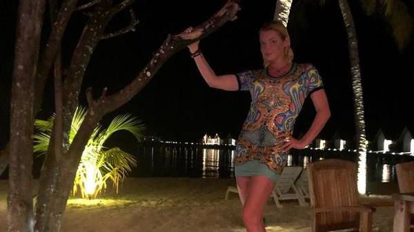 Жах! Анастасія Волочкова прогадала з розміром купальника (фото). Танцівниця провела зимові канікули на Мальдівах.