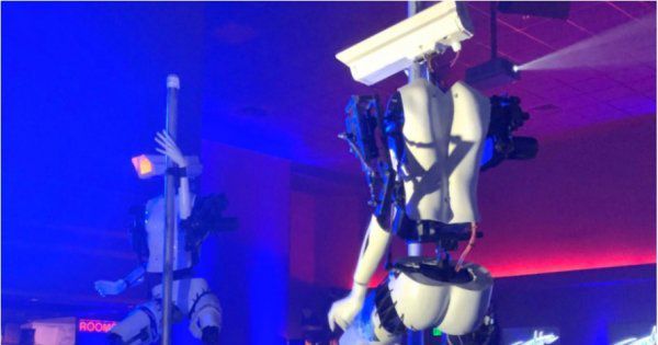 У Лас-Вегасі показали роботів-стриптизерок. На міжнародній виставці споживчої електроніки CES, яка проходить в Лас-Вегасі з 9 по 11 січня, показали роботів-стриптизерок
