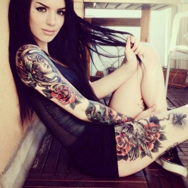 Красиві дівчата, які люблять татуювання (Фото). Кожен любить татуювання, а на дівчатах вони виглядають особливо красиво.