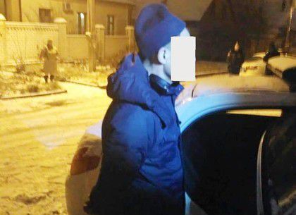 В будинку харків'янина спіймали злодія-рецидивіста. Зловмисником виявився раніше неодноразово судимий 43-річний житель Донецької області.