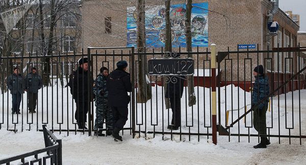  Призвідники понажовщіни в Пермькій школі арештовані. Мотовилихинский районний суд Пермі заарештував на два місяці підлітків, які 15 січня напали на школу в Росії.