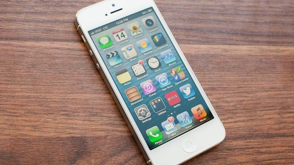 Користувачі зможуть "вимкнути" опцію уповільнення iPhone. У компанії Apple зазначили, що для цього необхідно відключити систему управління живленням, яка відповідає за уповільнення процесора пристрою.