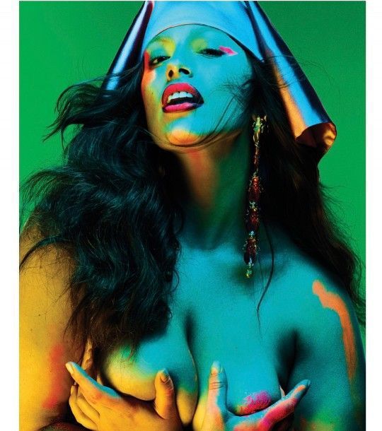 Ешлі Грем топлес знялась для V Magazine (фото). Модель взяла участь в яскравій фотосесії.