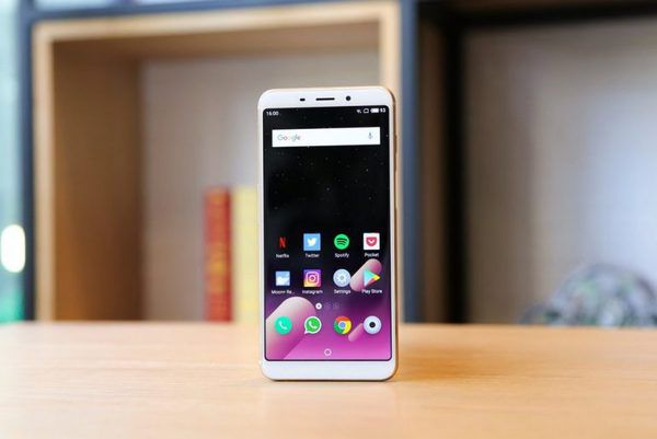 Meizu показала свій перший повноекранний смартфон. Виробник оцінює характеристики нового Meizu M6s високо, при цьому вартість його більш ніж скромна, і стартує від позначки в 155 доларів.