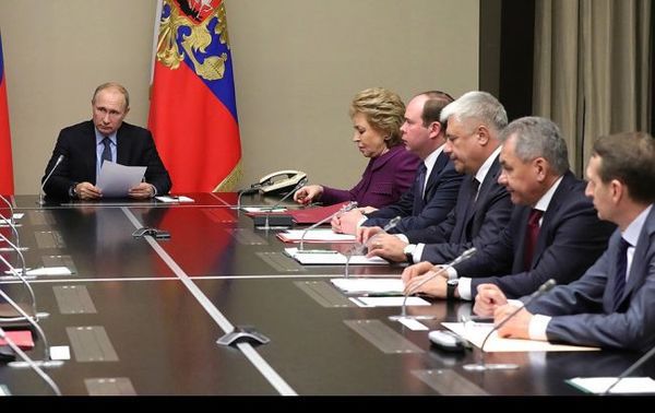 Путін провів нараду Ради безпеки у зв'язку з законом про реінтеграцію Донбасу. У РФ також заявили про "безальтернативність Мінських угод".