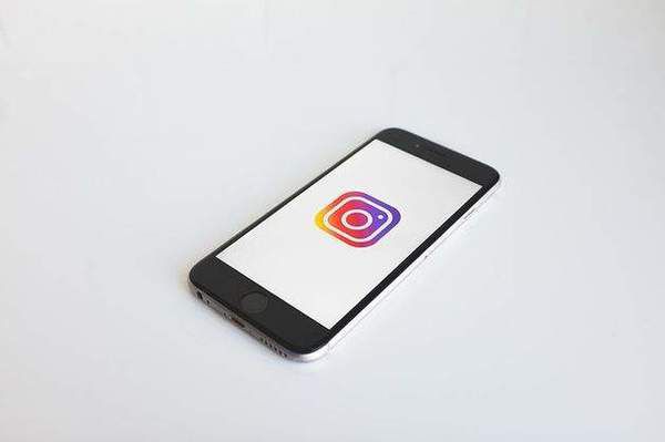 Instagram навчився визначати, коли користувач був в Мережі. Функція за замовчуванням активна в настройках програми, при бажанні її можна вимкнути вручну.