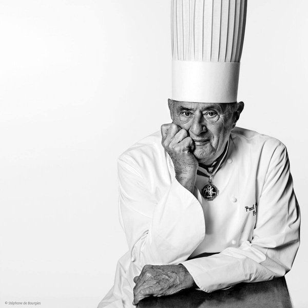 Помер найкращий шеф-кухар XX століття. У Франції на 92-му році життя помер шеф-кухар, володар трьох зірок Мішлен Поль Бокюз, 