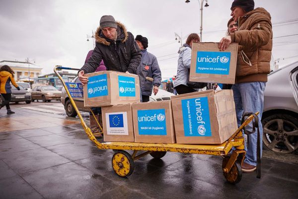 ООН більше не допомагатиме продуктами Донбасу - екс-спікер ОБСЄ. Всесвітня програма з продовольства ООН припиняє свою дію на Донбасі у зв язку з браком фінансування. Програма сконцентрується на регіонах, де існує загроза голодування населення.