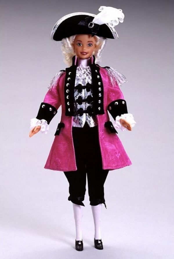 13 Барбі, місце яким явно не в дитячій кімнаті (фото). Вперше лялька, що імітує дорослу жінку, з'явилася в США в 1959 році. 