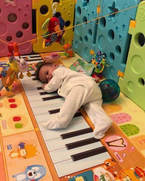 Дочка відомої співачки Гайтани з дитинства любить музику (фото). Відома українська співачка Гайтана передає власної дочки любов до музики з самого дитинства. 