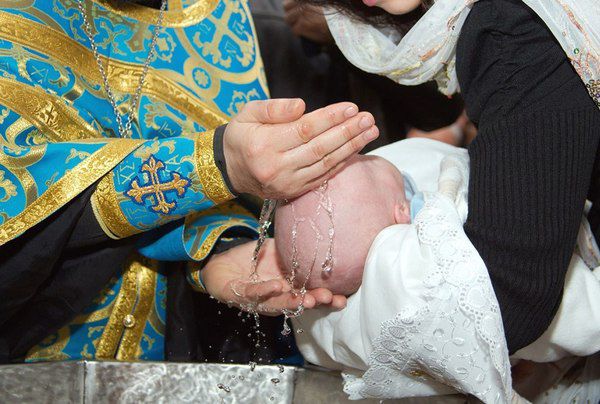 Вплив релігії на вирішення питання хрещення