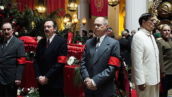Фільм «Смерть Сталіна» — сама чорна комедія року. Чому це і дико, і смішно, і навіщо фільм хочуть заборонити і розстріляти.
