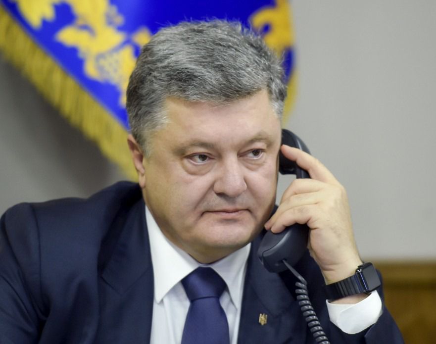 Порошенко провів телефонну розмову зі Столтенбергом - обговорювали Донбас. Україна продовжує курс євроінтеграції та реформування сектору безпеки за стандартами НАТО.