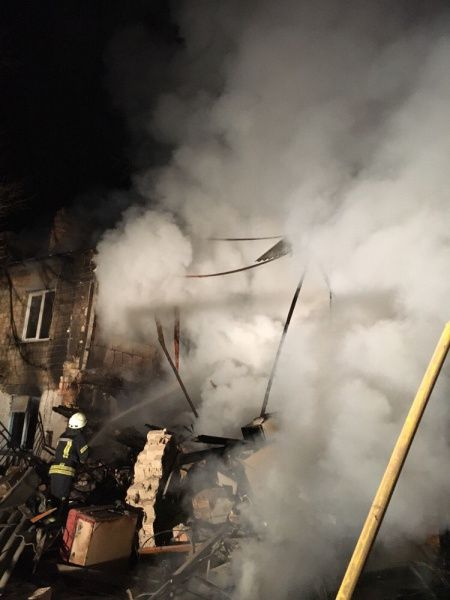 Під Києвом у житловому будинку стався вибух, є загиблий. В результаті вибуху газу загинула одна особа, ще двоє постраждали.