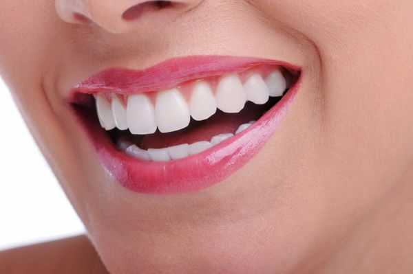 За 9 тижнів у вас зможуть вирости ваші власні зуби. Зубні імплантати – це металеві штифти або каркаси, які імплантують в кістка верхньої або нижньої щелепи. 