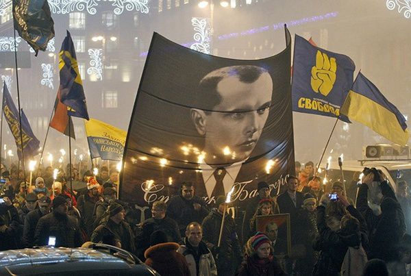 Україна ослабла за чотири роки, тому Польща веде себе агресивно. Парламент Польщі проголосував за так званий закон про бандерівську ідеологію .
