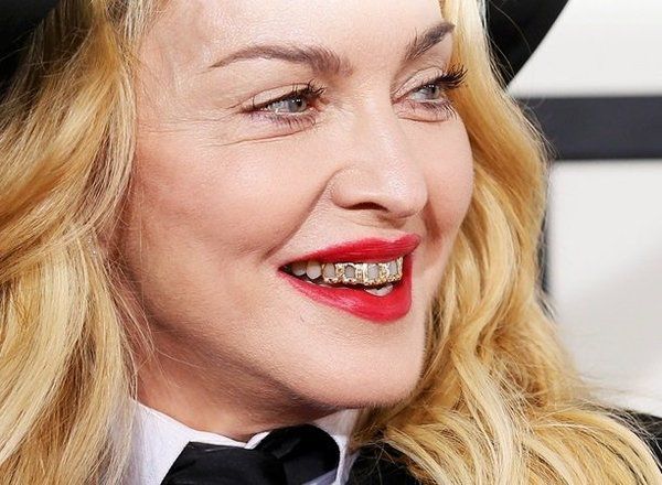 Мадонна шокувала шанувальників жахливим селфі. 59-річна артистка, як завжди, яскраво нагадала про себе