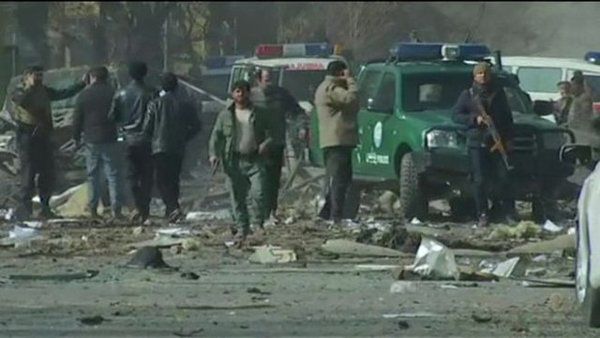 Потужний вибух у центрі Кабула: багато загиблих і постраждалих(відео). У центрі афганської столиці Кабулі стався потужний вибух, могли постраждати не менше 79 осіб, дані уточнюються.