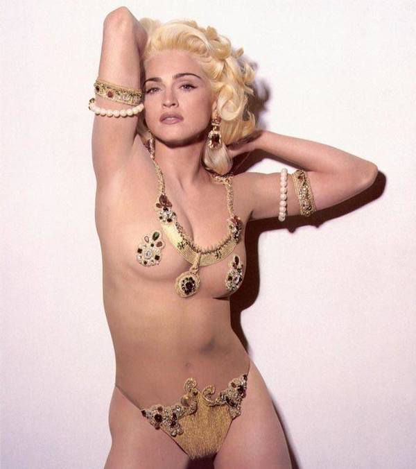 Всесвітньо відома співачка знову шокувала шанувальників вульгарним фото. 59-річна поп-ікона Мадонна опублікувала у своєму Instagram нове фото,