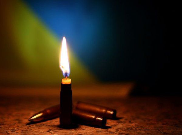 Стало відоме ім'я загиблого від кулі снайпера українського військового. У суботу від кулі ворожого снайпера загинув український військовий Мирослав Сливка,