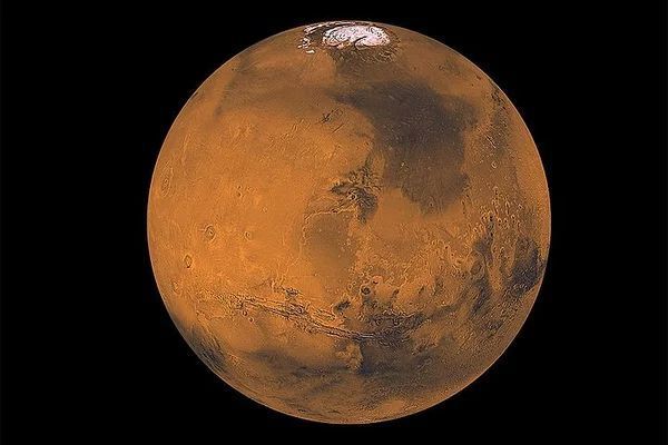 Марс виявився планетою-мігрантом. Після висадки земних апаратів на Марс і виявлення на Землі метеоритів марсіанського походження постало питання про те, чому Червона планета так сильно відрізняється за складом від нашої.