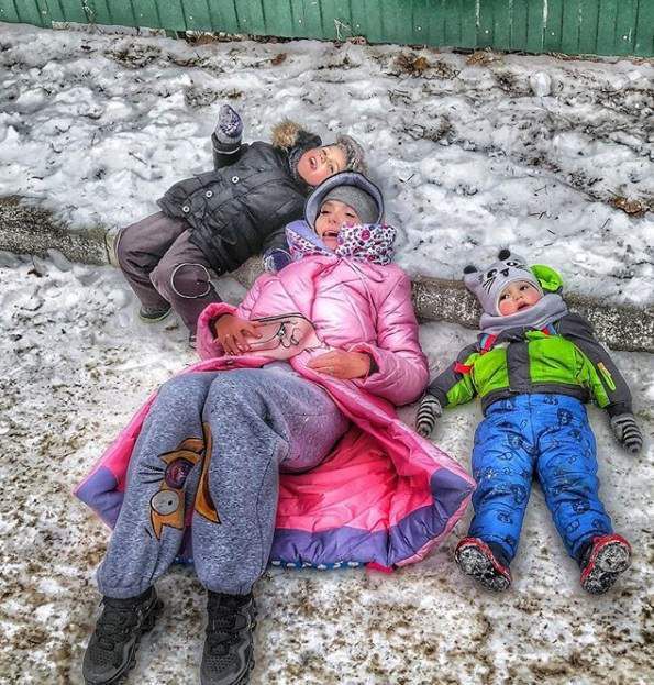 Неперевершена Слава Камінська показала нове сімейне фото. Співачка показала, як провела час з дітьми у свій вихідний.