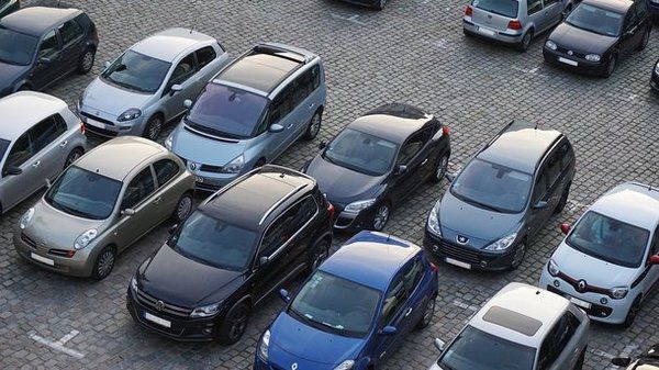 Новий закон про паркування: авто зможуть евакуювати, а порушники не зможуть уникнути штрафів