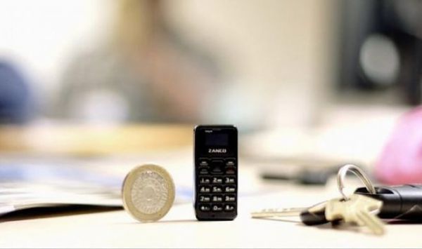 Британська компанія представила найменший мобільний телефон у світі. Британці створили найменший в світу мобільний телефон.