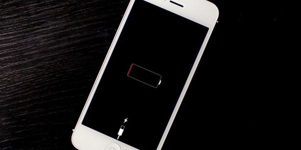 Експерти розповіли, що моментально розряджає батарею iPhone. Експерти розповіли, які речі здатні моментально розряджати батарею iPhone.
