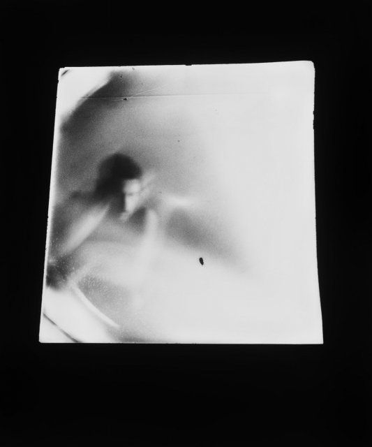 Американська художниця знімала коханців камерою з піхви. Американська художниця Дані Лесснау вразила світ своєю розповіддю про те, як фотографувала своїх коханців за допомогою камери, встановленої в вагіні.