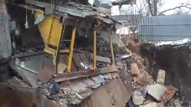 У Харкові будівля раптово пішла під землю: (відео). В результаті інциденту обійшлося без постраждалих.