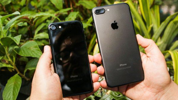Apple почала продавати відновлені iPhone 7 і 7 Plus. Уже ні для кого не є таємницею те, що компанія Apple продає не лише абсолютно нові смартфони, а й відновлену продукцію