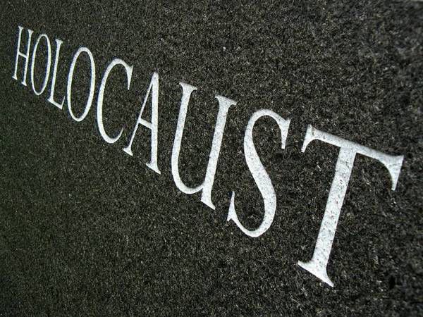 У Тернополі вандали осквернили пам'ятник жертвам Голокосту. Влада Тернополя заявляє, що наругу над меморіалом вчинили завербовані Росією містяни.