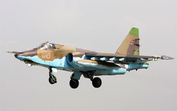 Російський військовий літак Су-25 збитий у Сирії. Штурмовик збили ракетою класу "земля-повітря".