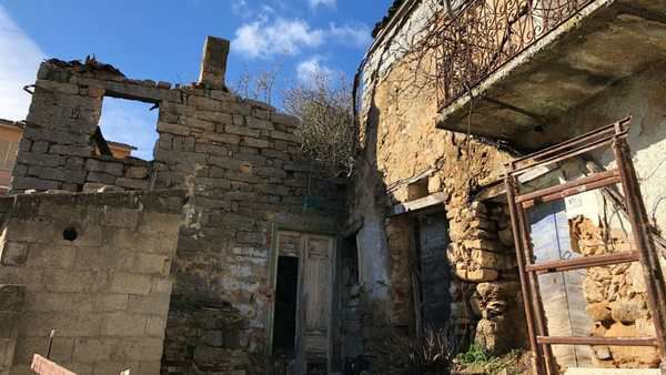 Це італійське місто продає будинок за один євро будь-якому охочому (Фото). Ви коли-небудь мріяли про маленькому затишному будиночку в італійській селі?