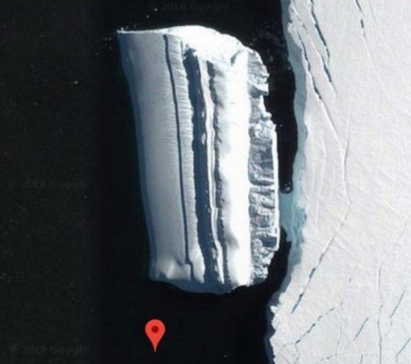 В Антарктиді завдяки Google Maps знайшли підводну базу НЛО. За словами уфологів, там чудові умови, щоб прибульці могли створити свою колонію.