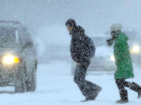 В Україні сьогодні місцями пройде сніг, опади очікуються на сході і півдні країни. В більшості областей збережеться морозна погода
