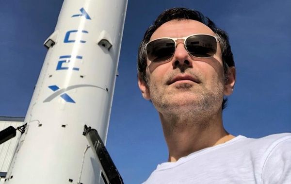 Вакарчук відвідав SpaceX. Український співак Святослав Вакарчук побував на космічному підприємстві SpaceX, засновником якого є відомий інженер і мільярдер Ілон Маск.