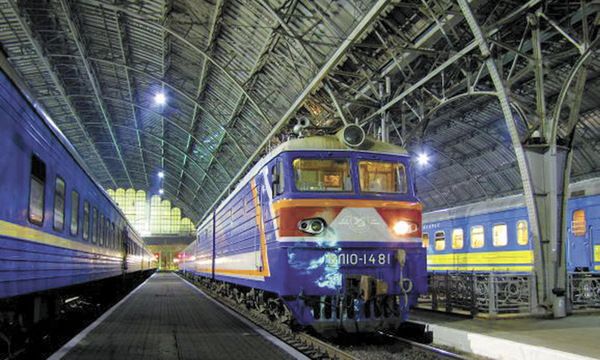 "Укрзалізниця" вводить е-квитки для більшості електричок. "Укрзалізниця" пропонує онлайн-оформлення квитків на більшість регіональних поїздів.
