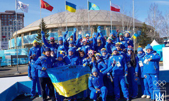 В Олімпійському селищі Пхенчхана урочисто підняли прапор України. Така традиційна церемонія символізує готовність команди до участі в Олімпійських іграх.