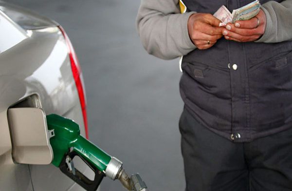 Що буде з цінами на бензин у лютому?. Паливо в лютому може подешевшати, прогнозують експерти.