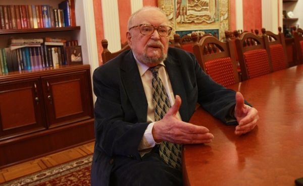 Помер український академік Мирослав Попович. Відомий український філософ, академік НАН України помер 10 лютого на 88-му році життя.