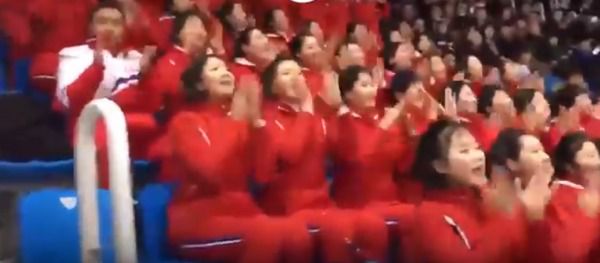 «Ля-ля-ля» вболівальниці з КНДР на Олімпіаді -2018 насмішили Мережу (відео). Вболівальниці з КНДР стали забарвленням Олімпійських ігор 2018.