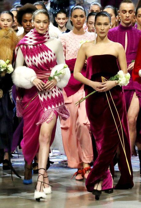 Плюс-сайз модель Ешлі Грем в обтягуючому червоному платті затьмарила сестер Хадід. У рамках Тижня моди в Нью-Йорку пройшов показ модного бренду Prabal Gurung