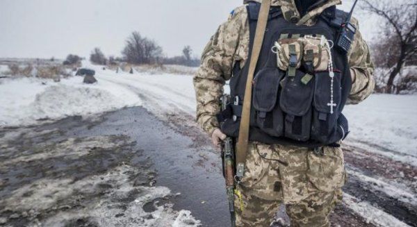 Протягом 2017 українська армія просунулася на Донбасі на 10 кілометрів.  Збройним силам України вдалося значно поліпшити позиції на Донбасі і просунутися на менше 10 кілометрів.