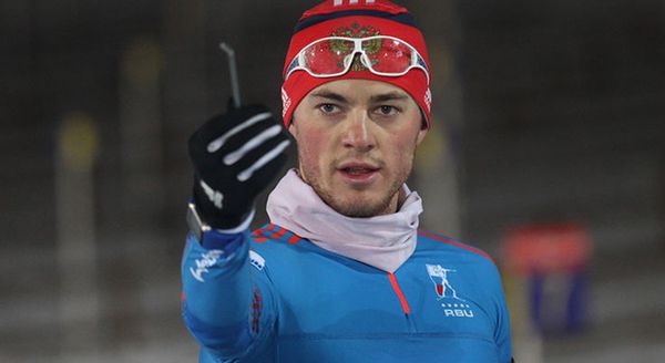 Олімпійський атлет із Росії втікав від журналістів через паркан.  Росіянин посів 40-е місце в гонці.